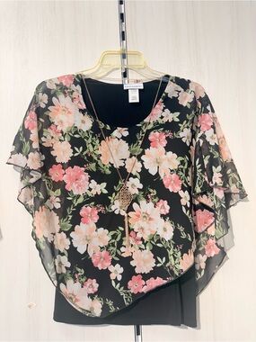 Floral Layered Flutter-Sleeve Top in Black and Pink - Women